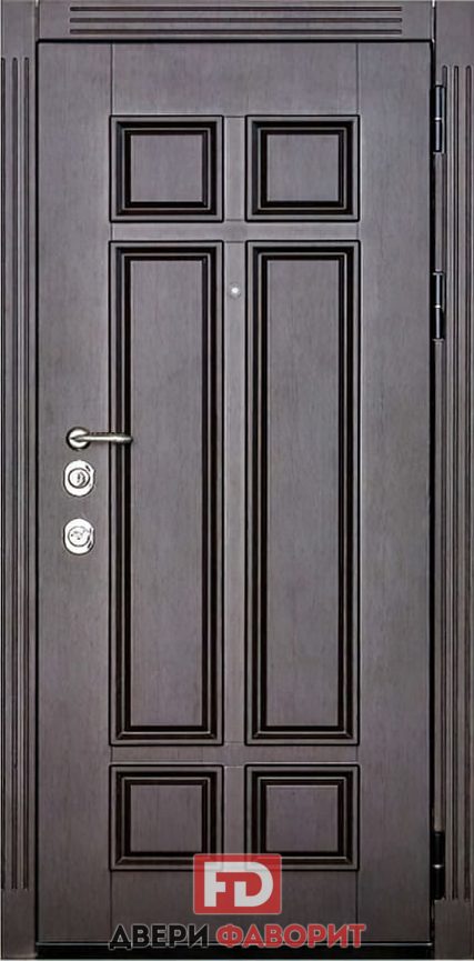 дверь с тремя петлями для загородного дома